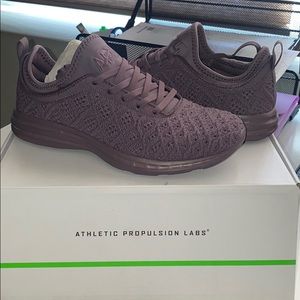 Women’s APL techloom phantom sneaker